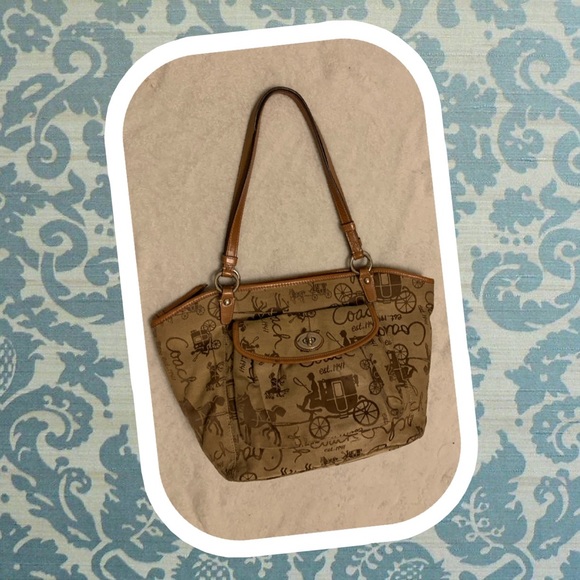 Coach Handbags - COACH LEAH Horse & Carriage Tote